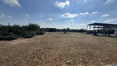 1588 Pr 1688 Four X Road Moore TX 78057