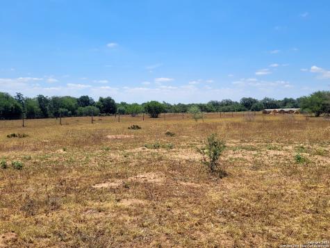 Lot 4 Of 7 Bar R Lane Floresville TX 78114