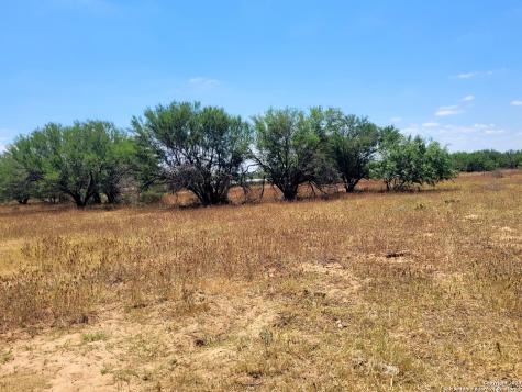 Lot 4 Of 7 Bar R Lane Floresville TX 78114
