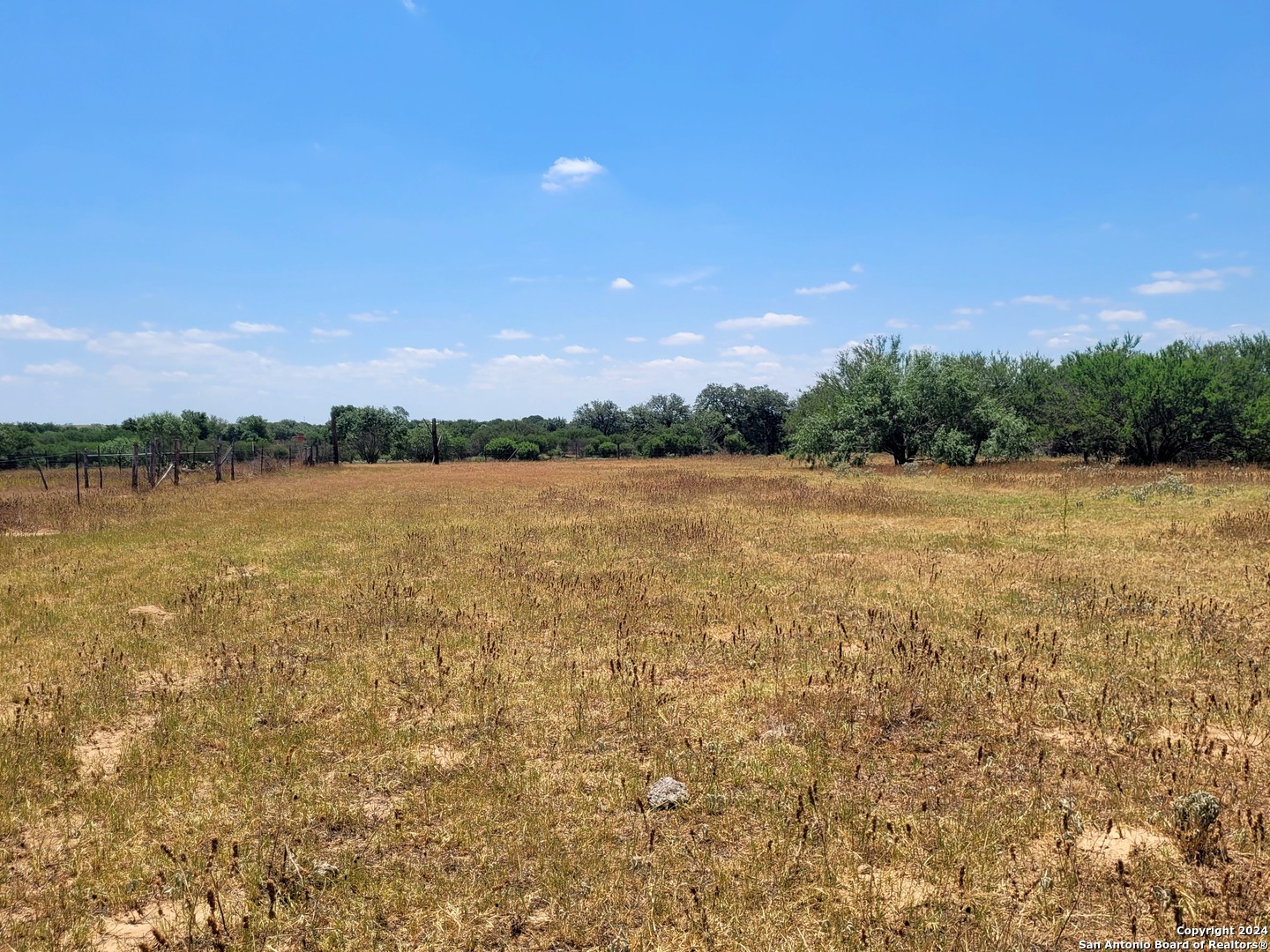 Lot 4 Of 7 Bar R Lane Floresville TX 78114