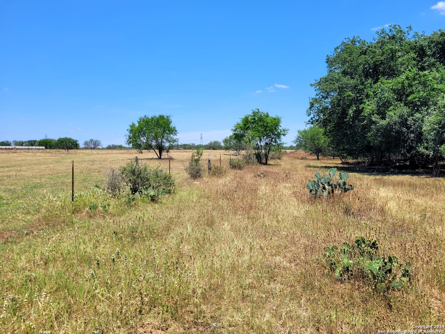 Lot 4 Of 7 Bar R Lane Floresville TX 78114