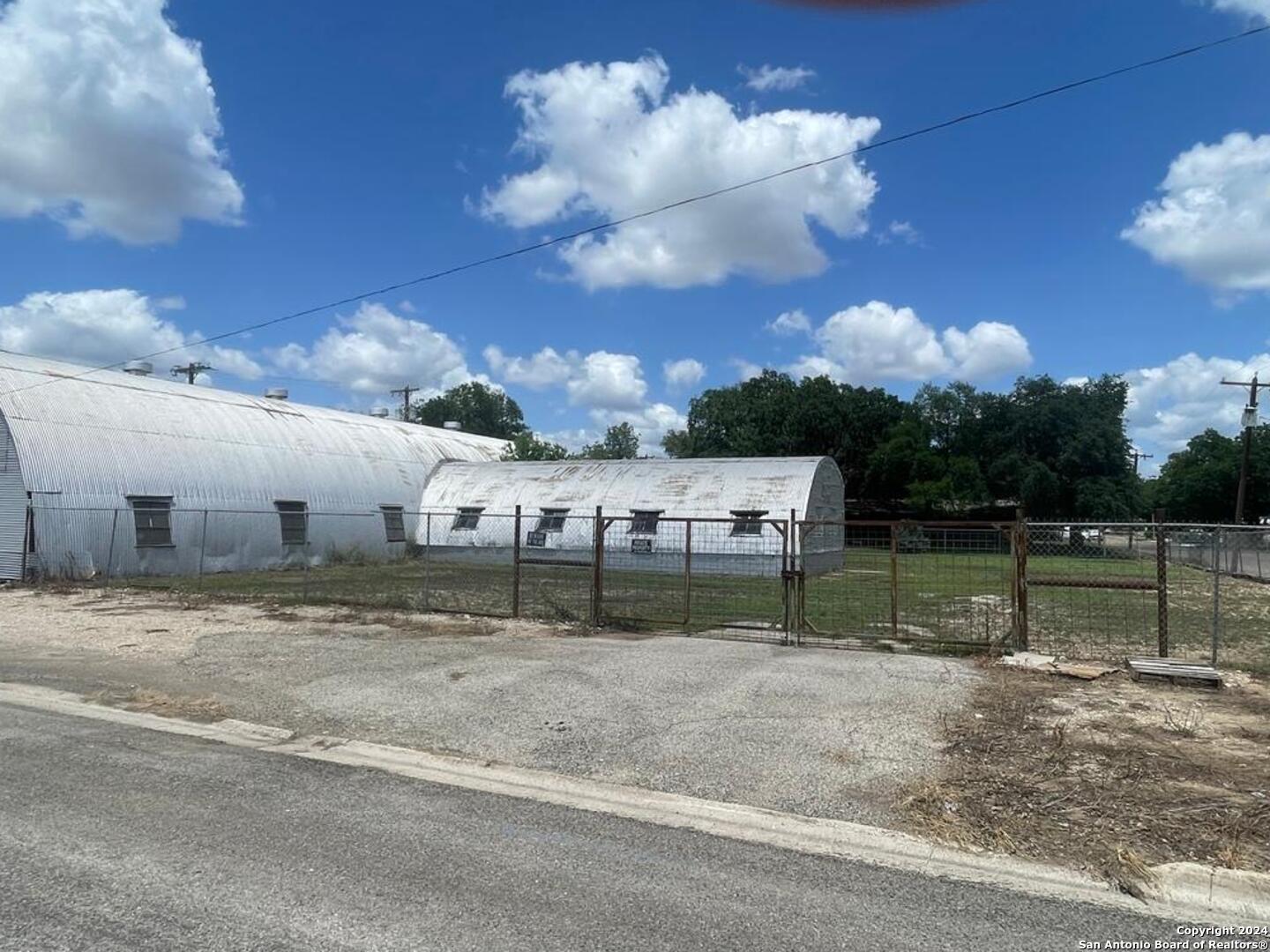 1905 Avenue R Hondo TX 78861