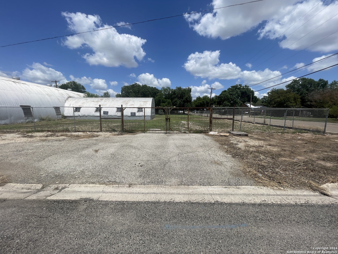 1905 Avenue R Hondo TX 78861