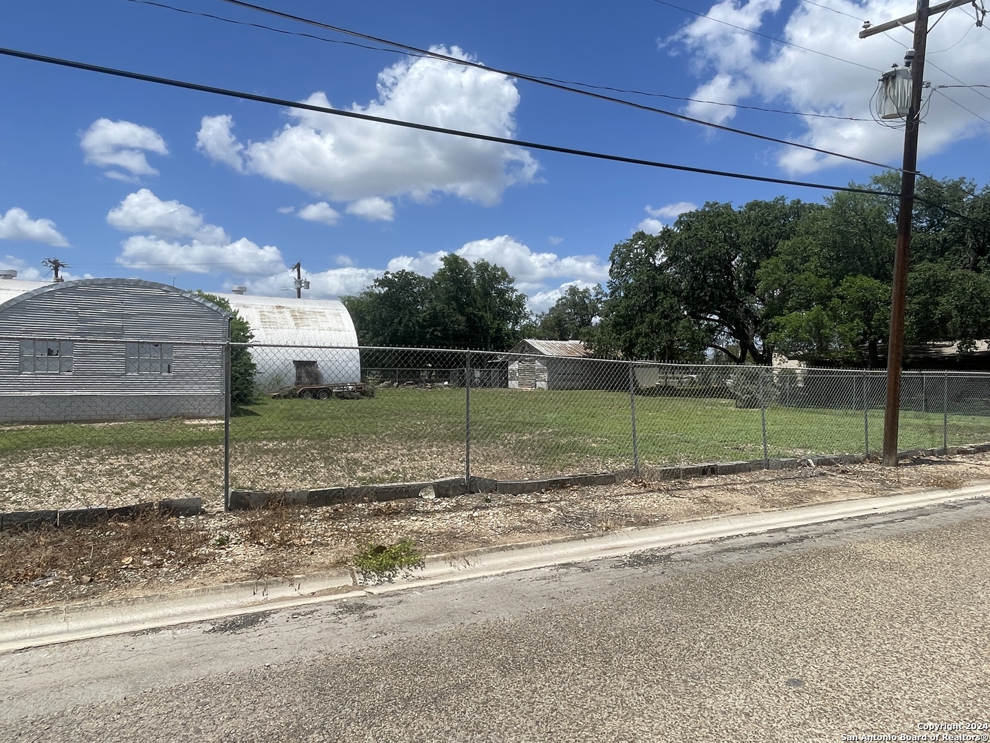 1905 Avenue R Hondo TX 78861