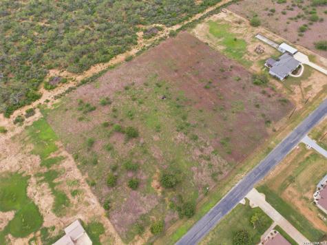 157 Gentle Breeze Floresville TX 78114