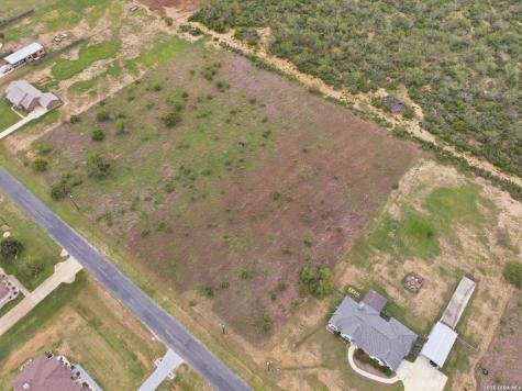 157 Gentle Breeze Floresville TX 78114