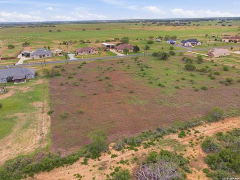 157 Gentle Breeze Floresville TX 78114