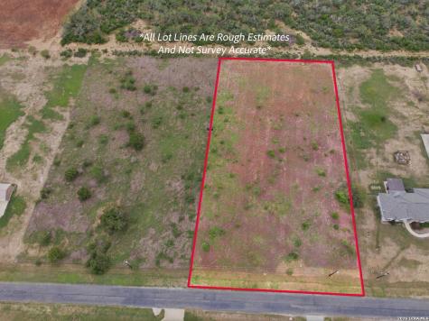 157 Gentle Breeze Floresville TX 78114
