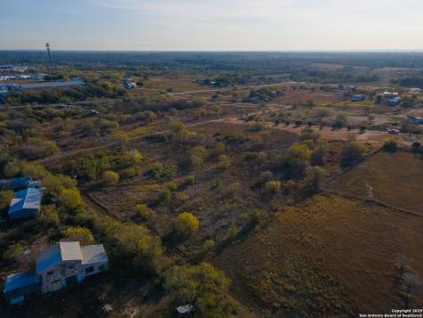 250 Spur Trail Seguin TX 78155