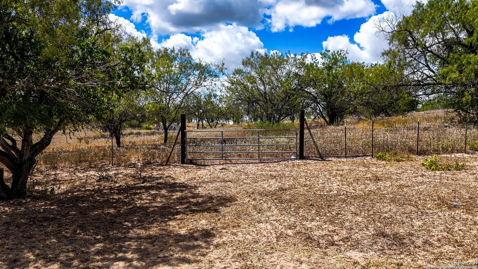 728 Cr 315 Stockdale TX 78160