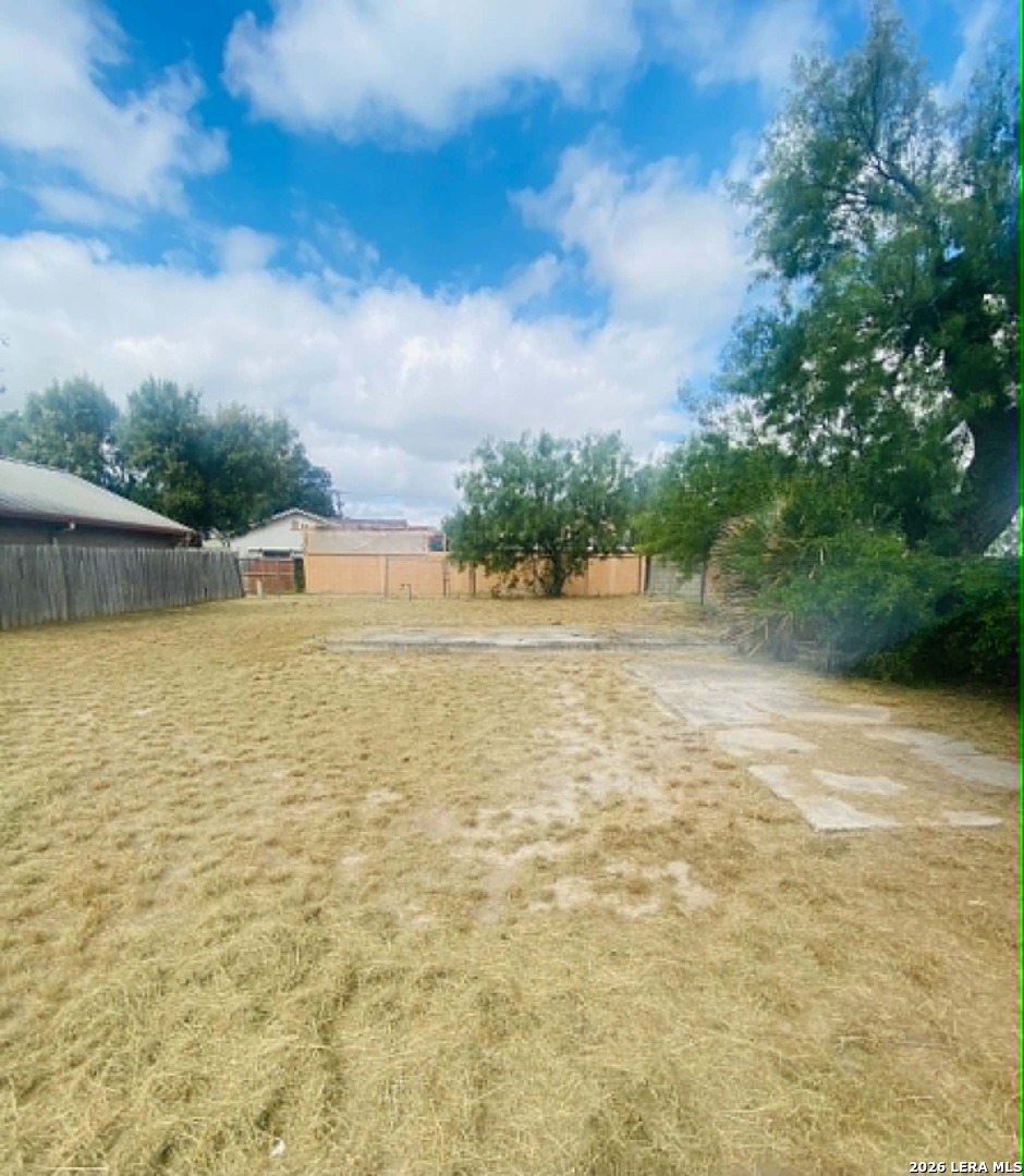 787 E Webster Street Eagle Pass TX 78852