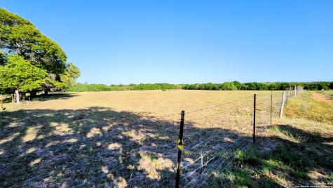 618 Mesquite Pass Seguin TX 78155