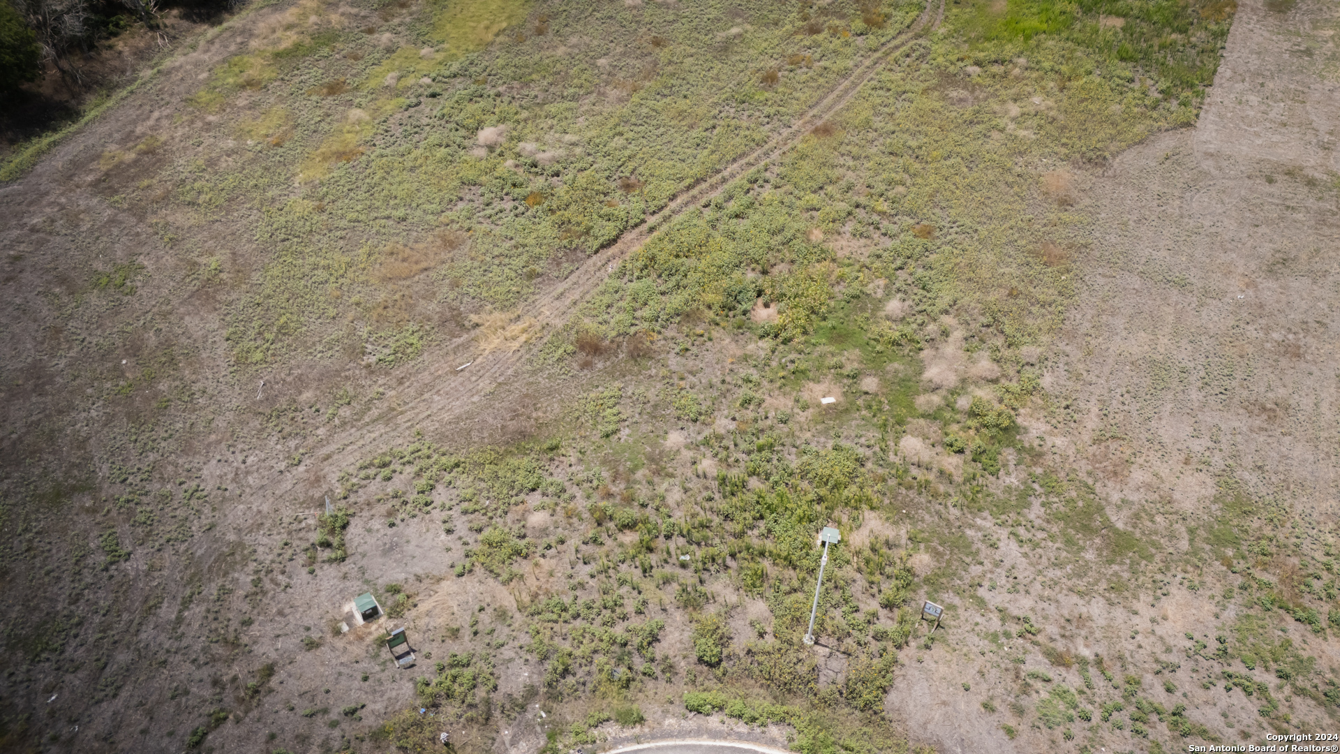 208 Farmhouse Marion TX 78124