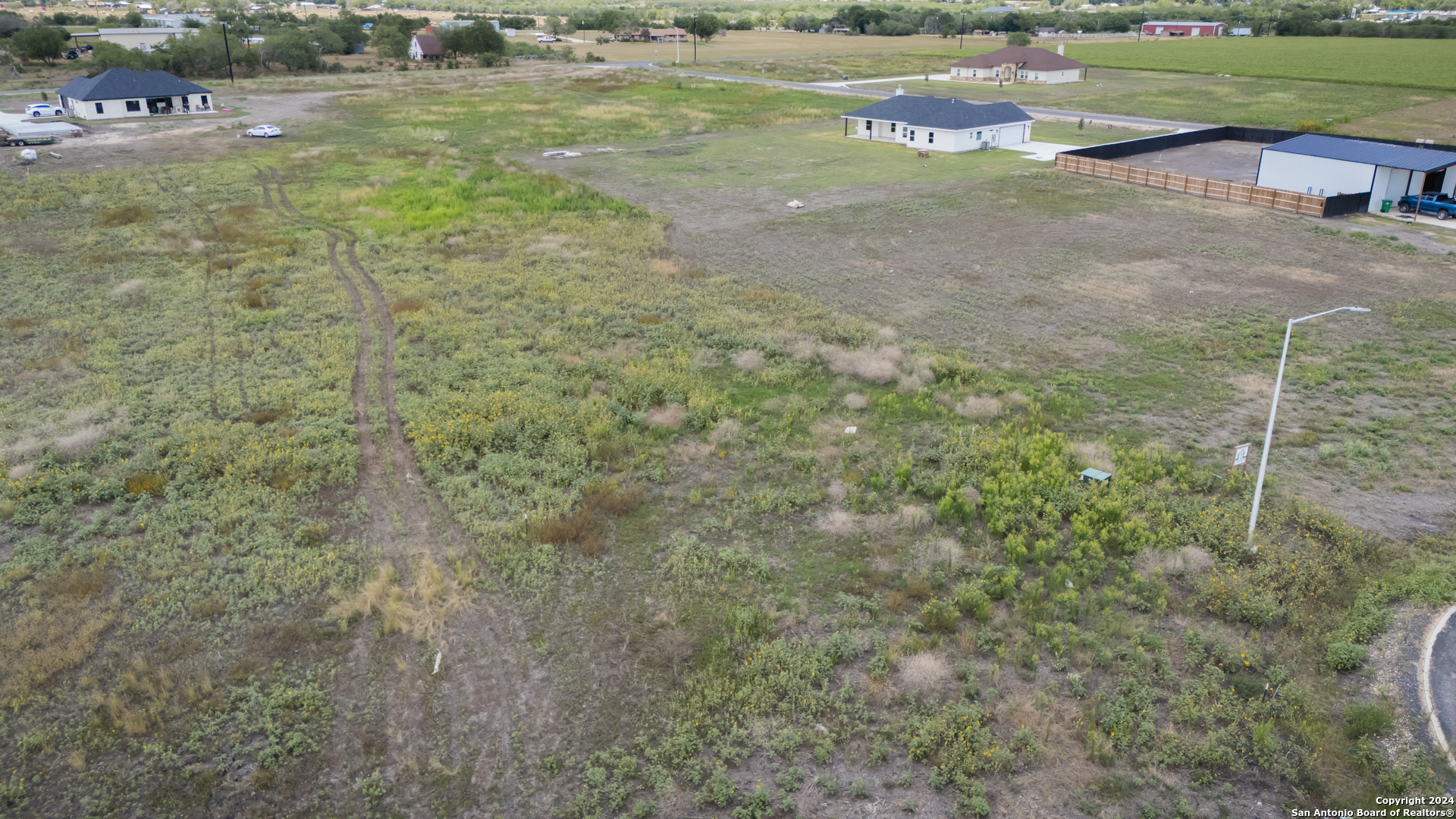 208 Farmhouse Marion TX 78124