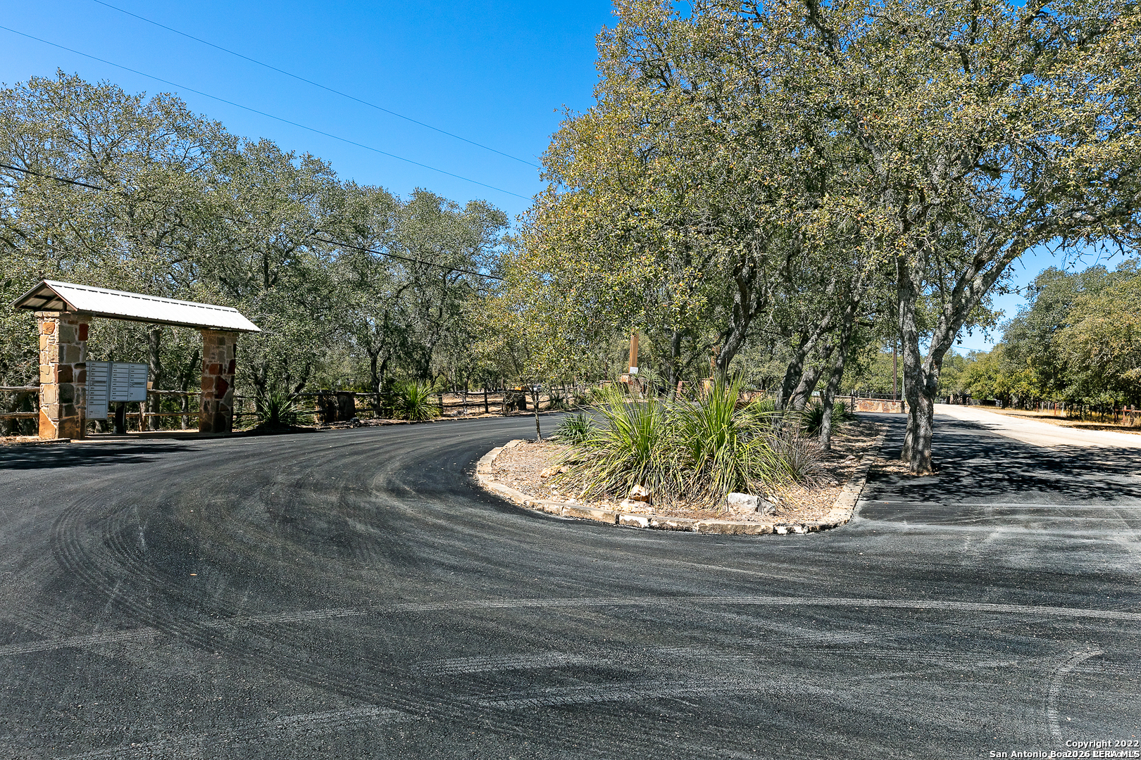 Lot 15 Pr 2535 Mico TX 78056