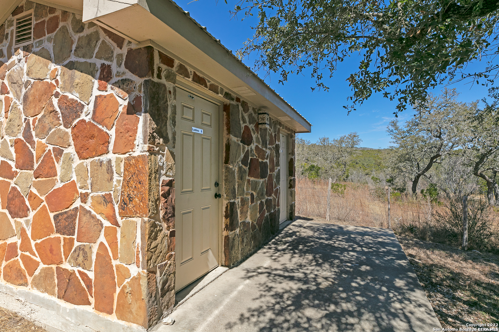 Lot 15 Pr 2535 Mico TX 78056