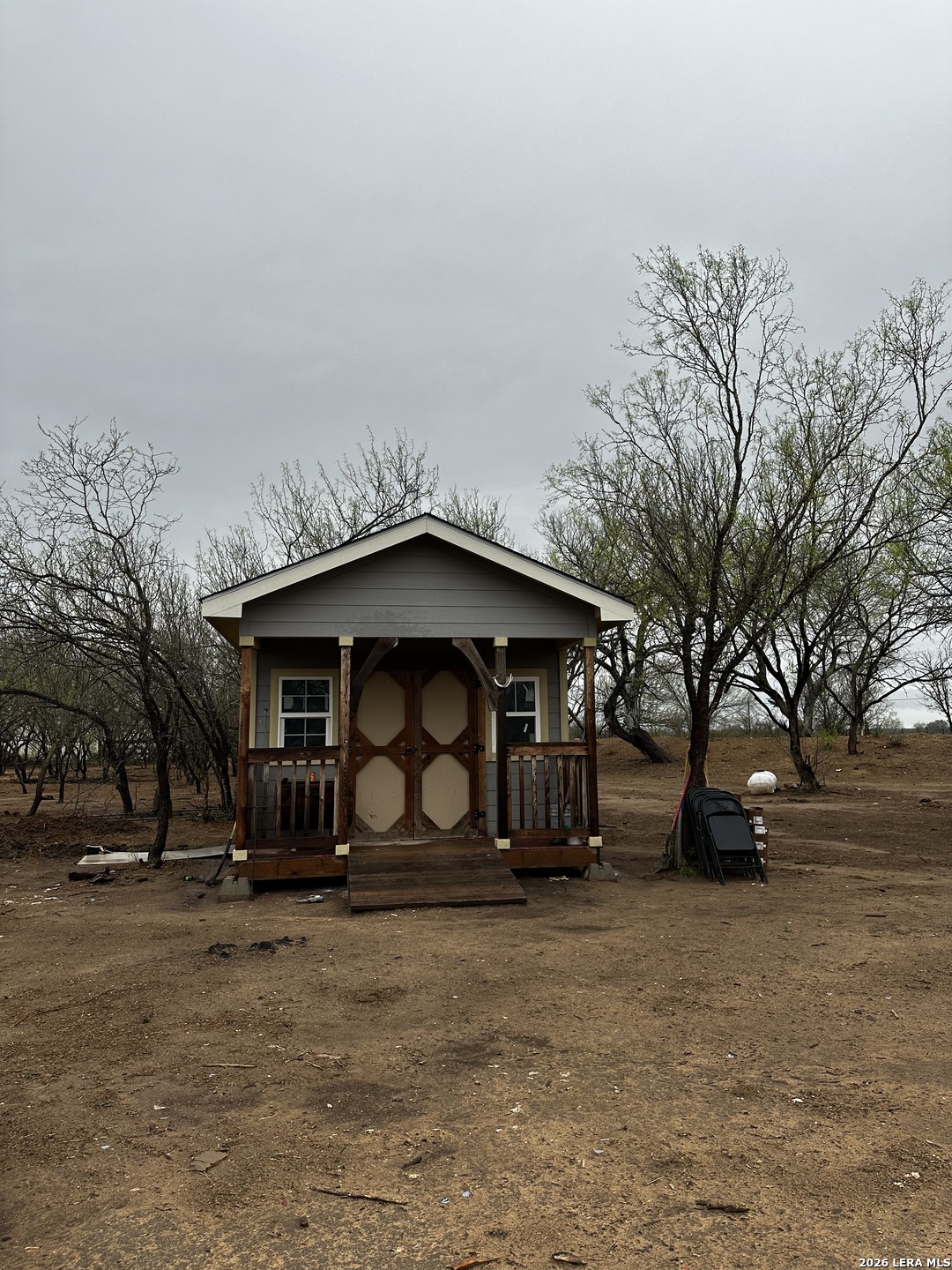 1083 County Road 6610 Devine TX 78016