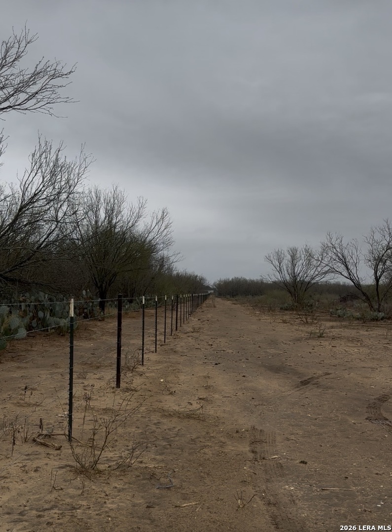 1083 County Road 6610 Devine TX 78016