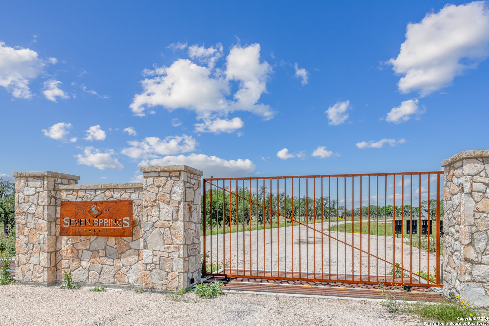 100 Spring Crossing Junction TX 76849