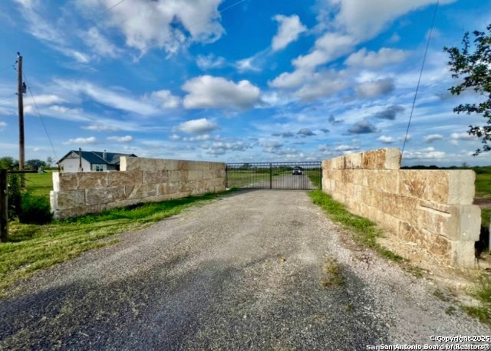 117 Paisano Trail Beeville TX 78102