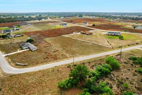 215 Mustang Ridge Natalia TX 78059