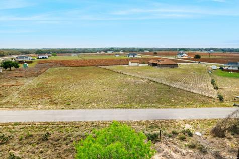 215 Mustang Ridge Natalia TX 78059