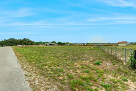 215 Mustang Ridge Natalia TX 78059