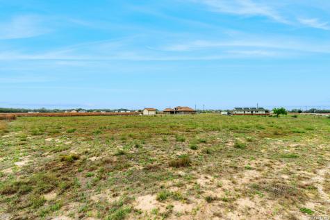215 Mustang Ridge Natalia TX 78059
