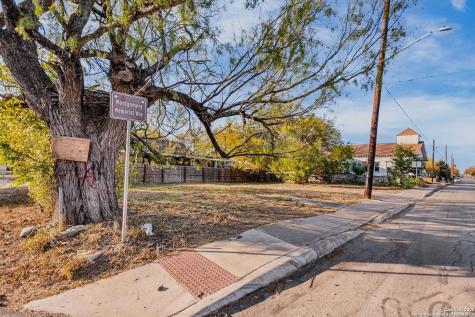 815 S Pine Street San Antonio TX 78210