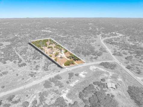 174 Crescent Ridge Hondo TX 78009