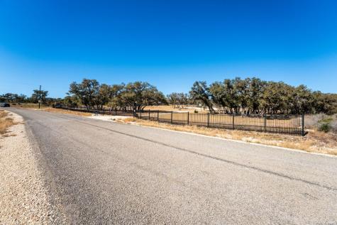 174 Crescent Ridge Hondo TX 78009