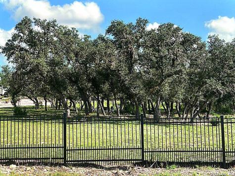 174 Crescent Ridge Hondo TX 78009