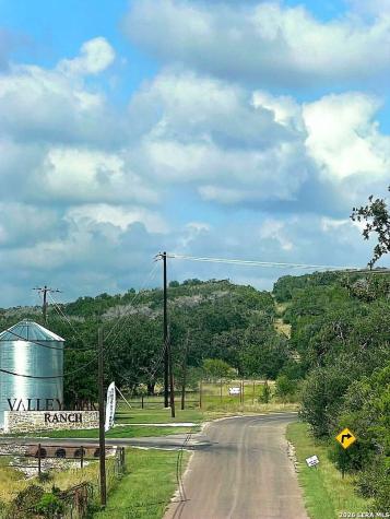 174 Crescent Ridge Hondo TX 78009