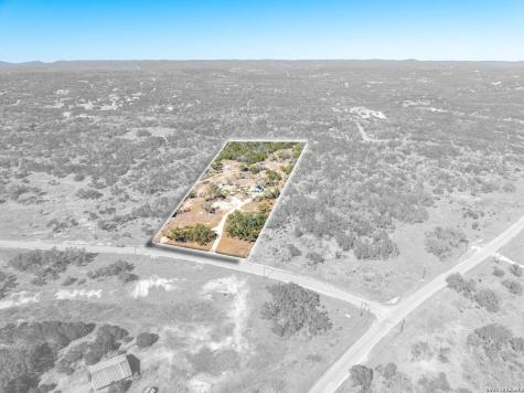 174 Crescent Ridge Hondo TX 78009