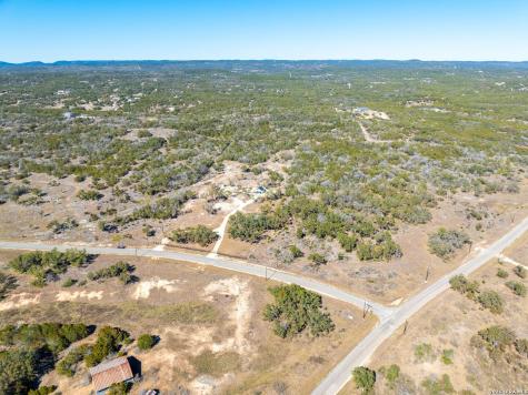 174 Crescent Ridge Hondo TX 78009