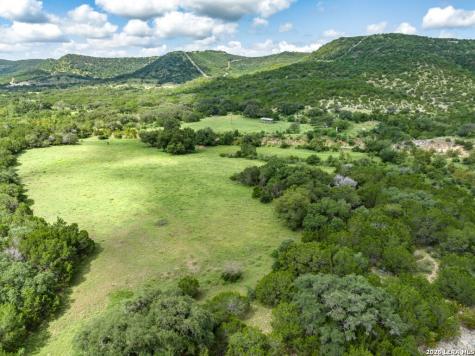 5013 N Little Creek Road Utopia TX 78884