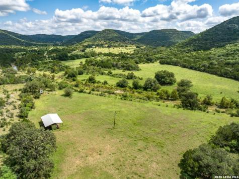 5013 N Little Creek Road Utopia TX 78884