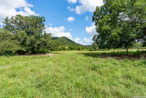 5013 N Little Creek Road Utopia TX 78884