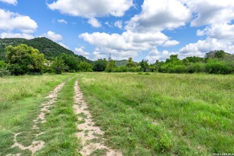 5013 N Little Creek Road Utopia TX 78884