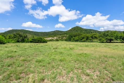 5013 N Little Creek Road Utopia TX 78884