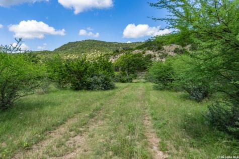 5013 N Little Creek Road Utopia TX 78884
