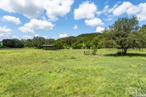 5013 N Little Creek Road Utopia TX 78884