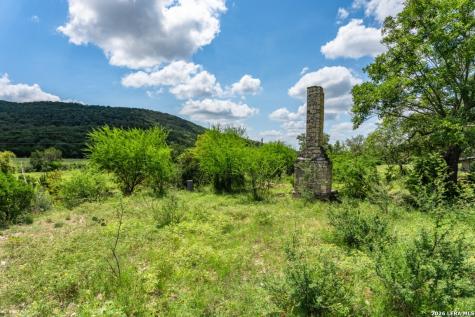 5013 N Little Creek Road Utopia TX 78884