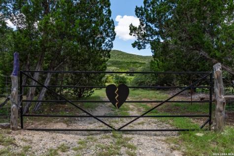 5013 N Little Creek Road Utopia TX 78884