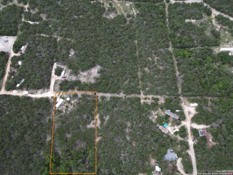 2991 Avenue J Lakehills TX 78063