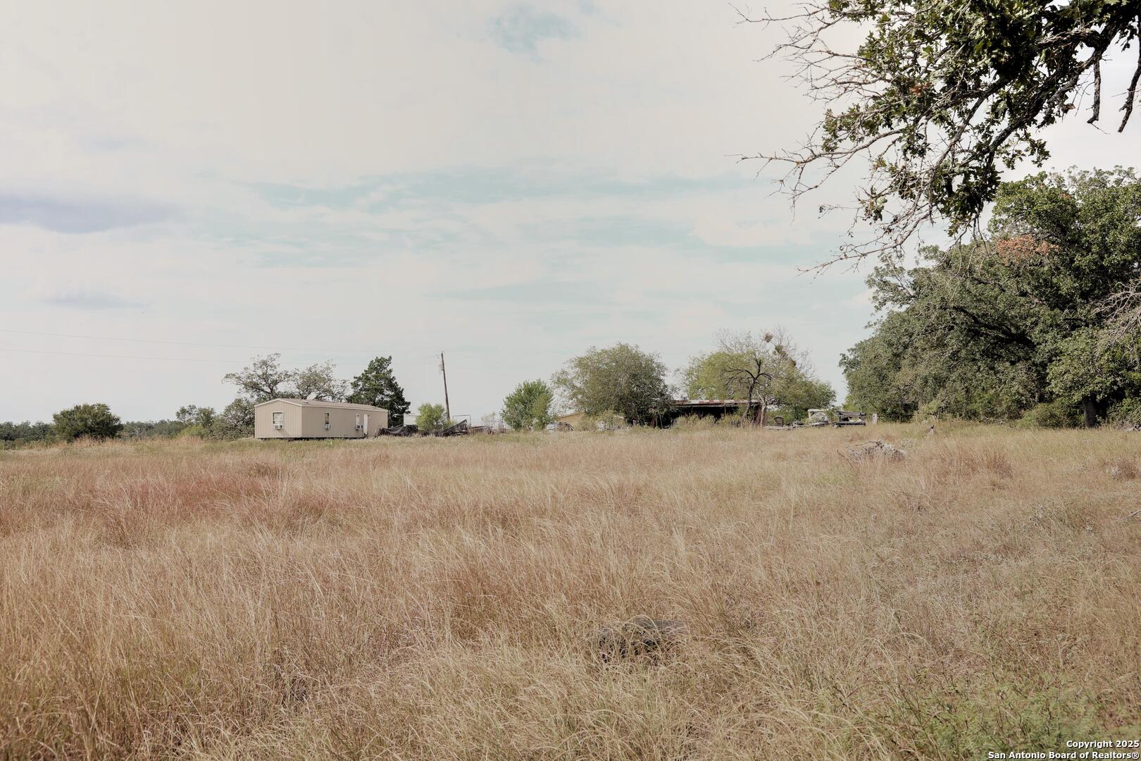 81 Sandy Creek Road Dale TX 78616