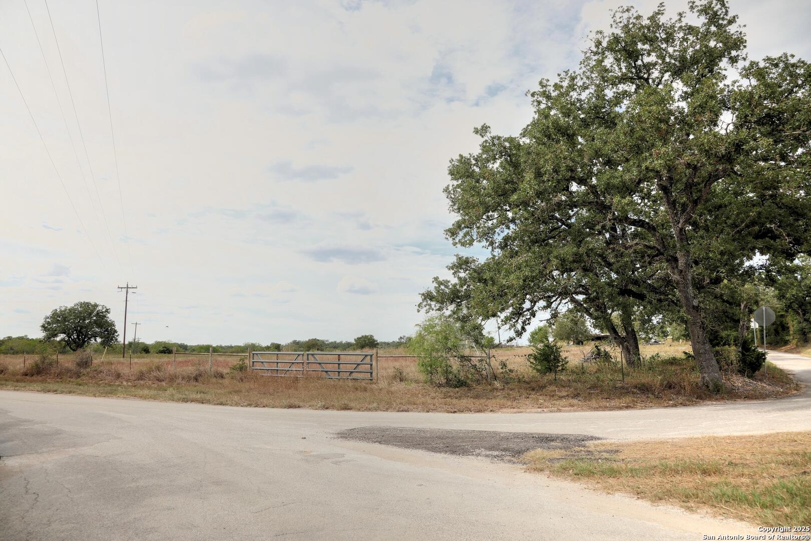 81 Sandy Creek Road Dale TX 78616