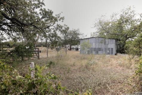 81 Sandy Creek Road Dale TX 78616