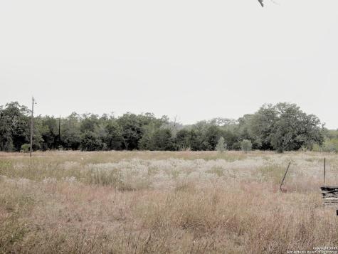 81 Sandy Creek Road Dale TX 78616