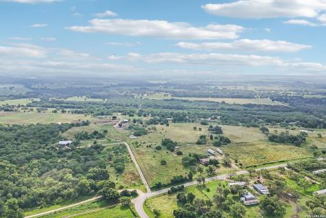 1617 Blue Creek Road La Vernia TX 78121